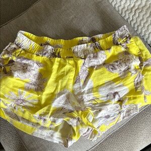 Floral Yellow Women's Shorts